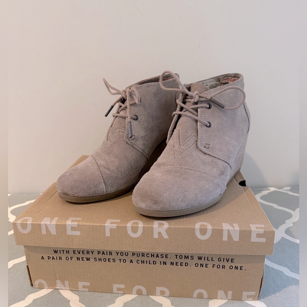 COPY - Tom’s Desert Wedge Suede Bootie Taupe Color. Size 9